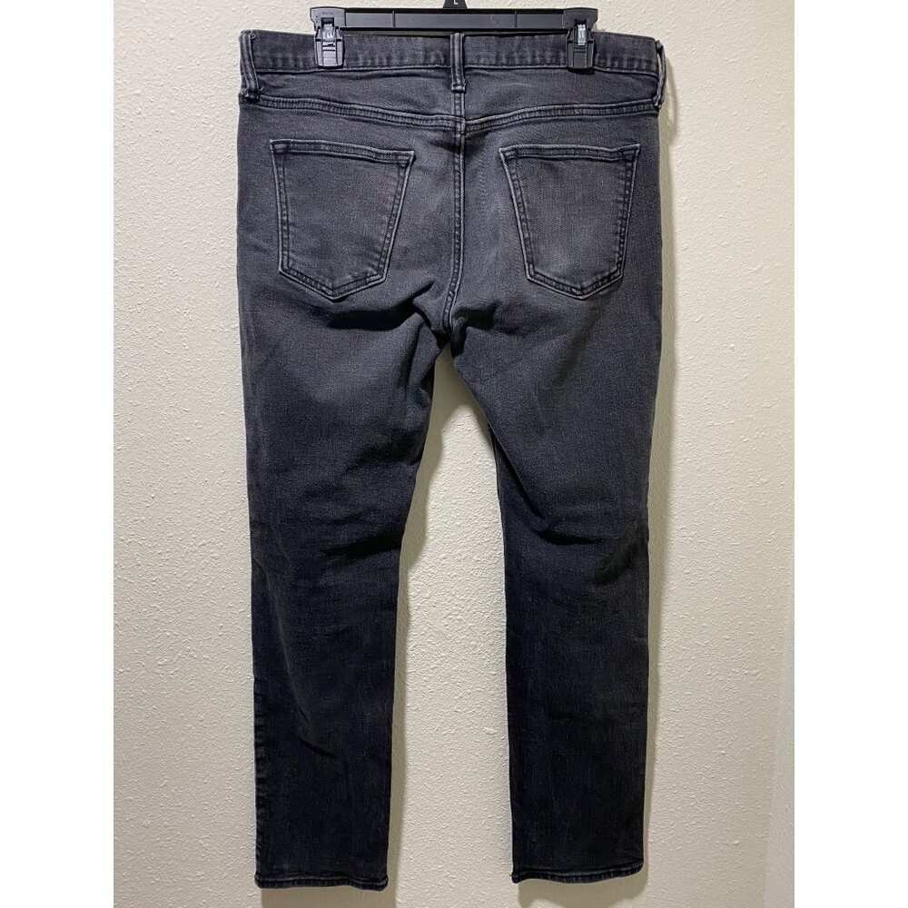 Old Navy Slim BuiltIn Flex Jeans Mens 34x32 Washed Black Distressed Ripped Knees - Picture 8 of 13